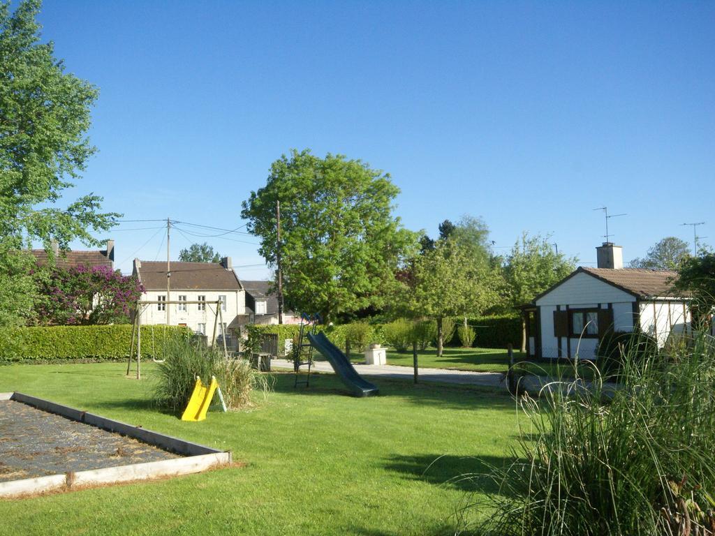 Cozy Chalet At Osmanville Normandy With Swimming Pool Villa Isigny-sur-Mer Kültér fotó