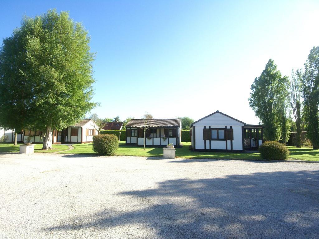 Cozy Chalet At Osmanville Normandy With Swimming Pool Villa Isigny-sur-Mer Kültér fotó